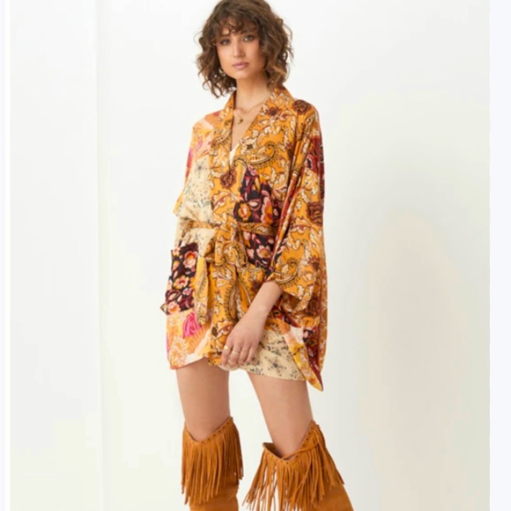 Spell Renew robe in Amber